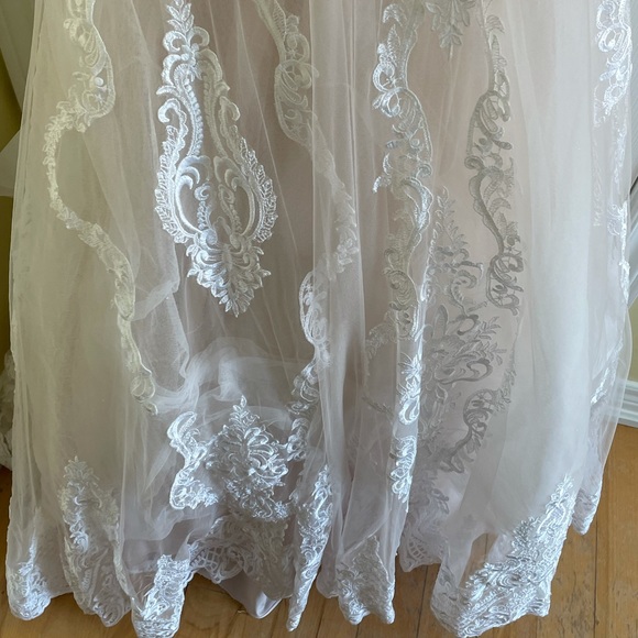 Custom โEddy Kโ lace wedding gown ๐ฐ๐ป - Picture 6 of 10